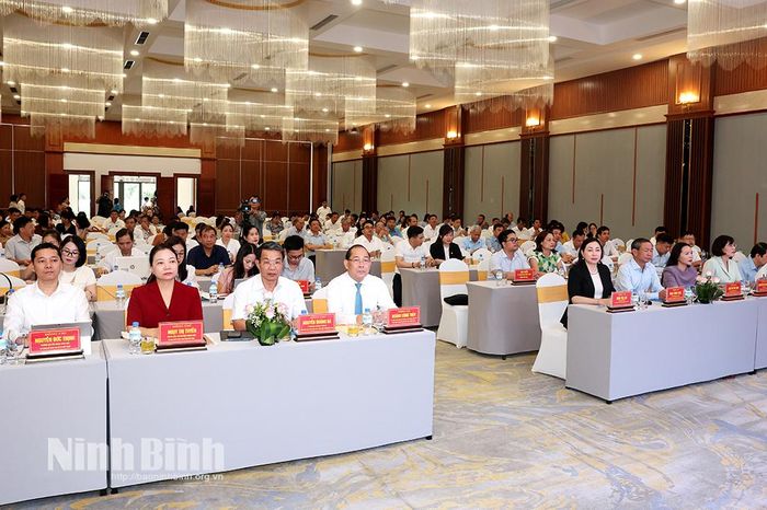 Các đại biểu dự hội nghị.