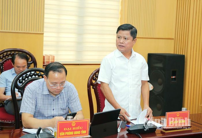 Lãnh đạo Sở Xây dựng phát biểu tại hội nghị.
