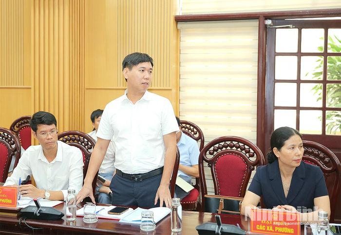 Lãnh đạo xã Yên Từ phát biểu tại hội nghị.