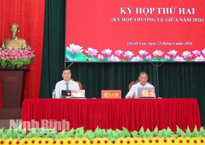 Các đồng chí Chủ tọa kỳ họp. Ảnh: Anh Tuấn