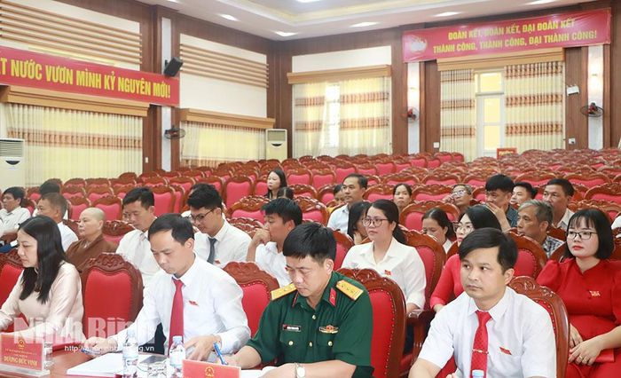 Các đại biểu dự kỳ họp. Ảnh: Phùng Thống