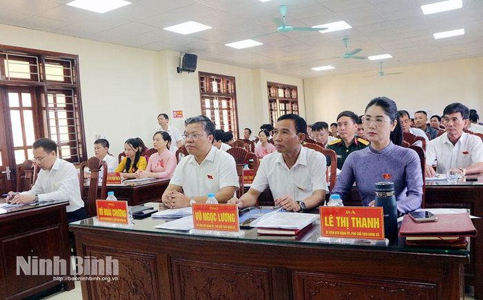 Các đại biểu dự kỳ họp. Ảnh: Đoàn Triệu
