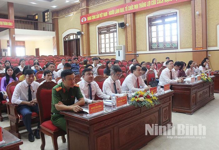 Các đại biểu dự kỳ họp. Ảnh: Chu Bình