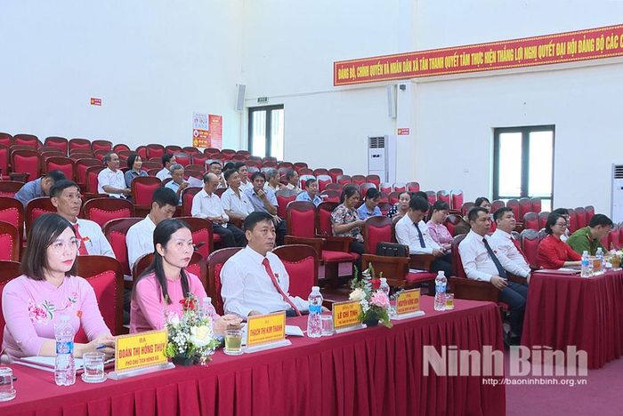 Các đại biểu dự kỳ họp. Ảnh: Nguyễn Oanh