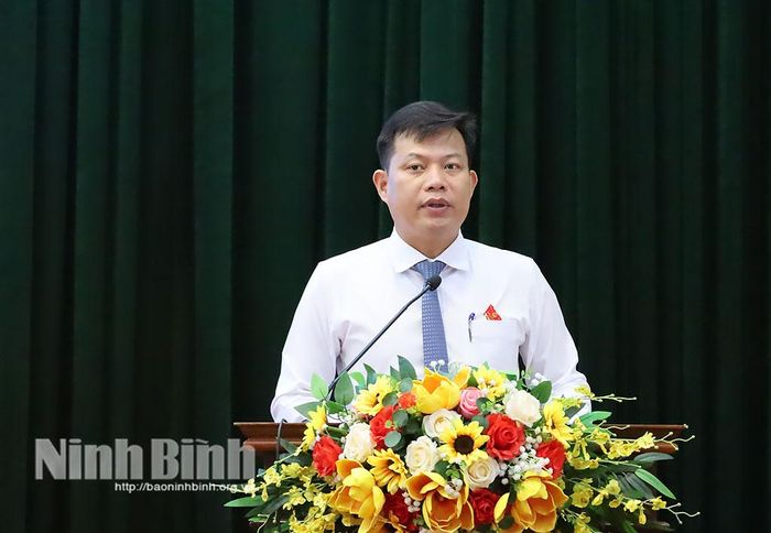 Đồng chí Đỗ Hoàng Hải, Tỉnh ủy viên, Bí thư Đảng ủy, Chủ tịch HĐND phường Hà Nam phát biểu khai mạc kỳ họp. Ảnh: Phạm Hiền