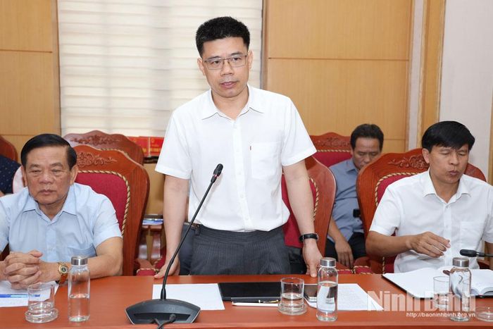 Lãnh đạo Sở Y tế phát biểu tại hội nghị.