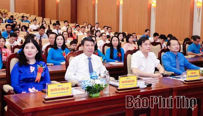 Đại diện lãnh đạo tỉnh Phú Thọ dự hội nghị.