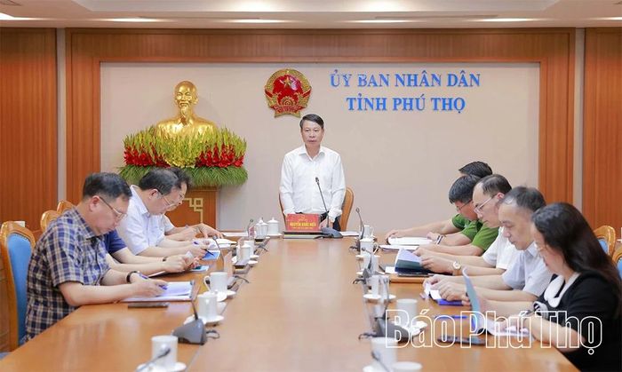 Quang cảnh cuộc họp.