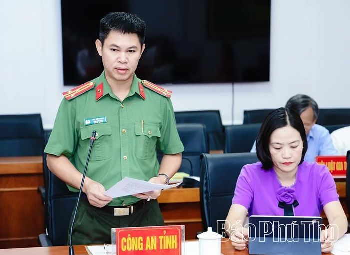 Đại diện Công an tỉnh đóng góp ý kiến về công tác tác phổ biến giáo dục pháp luật đối với thanh, thiếu niên.