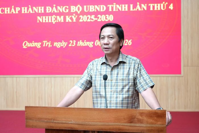 Đồng chí Hoàng Nam, Phó Chủ tịch Thường trực UBND tỉnh, Phó Bí thư Thường trực Đảng ủy UBND tỉnh phát biểu kết luận tại hội nghị - Ảnh: T.Đ