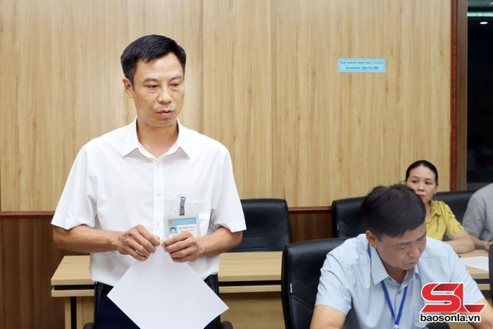 Lãnh đạo Sở Xây dựng phát biểu tại cuộc làm việc.