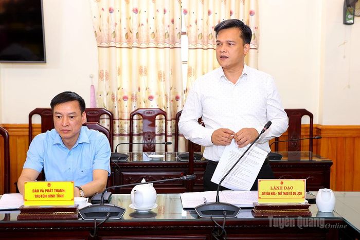 Lãnh đạo Sở Văn hóa, Thể thao và Du lịch phát biểu ý kiến.