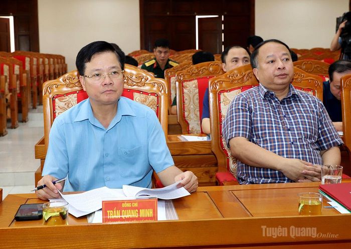 Chủ tịch UBND tỉnh Phan Huy Ngọc và Trưởng ban Tổ chức Tỉnh ủy Trần Quang Minh dự hội nghị.