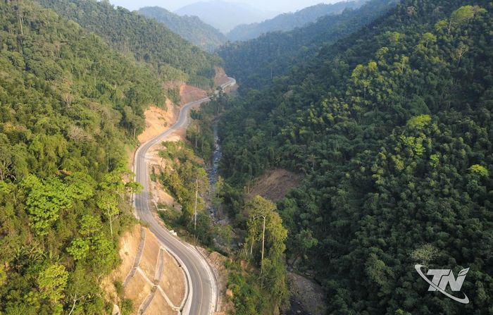 Tuyến đường kết nối khu du lịch hồ Ba Bể với các địa phương trong vùng đang từng bước hoàn thiện, mở rộng không gian liên kết, tạo điều kiện khai thác hiệu quả tiềm năng du lịch và dịch vụ của khu vực phía Bắc Thái Nguyên.