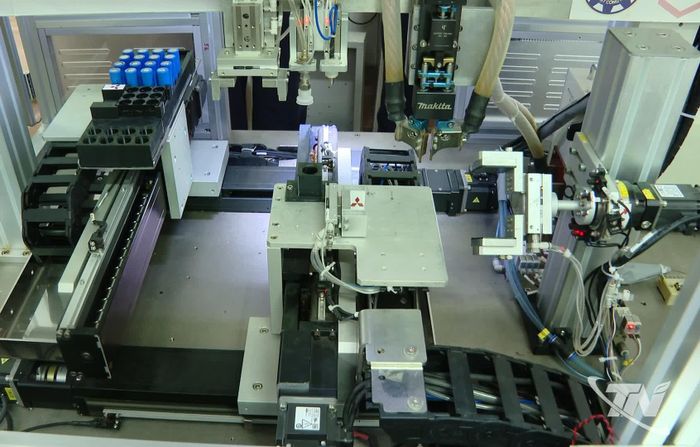 Đề tài chế tạo "Máy hàn cell pin lithium ion tự động" của Trường Đại học Kỹ thuật Công nghiệp.