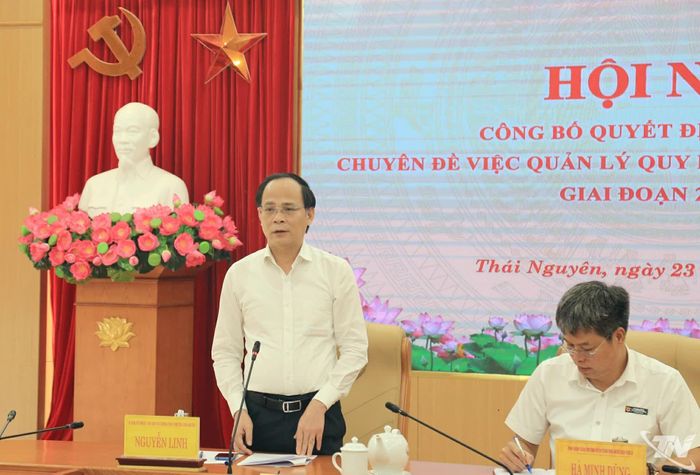 Đồng chí Nguyễn Linh, Ủy viên Ban Thường vụ Tỉnh ủy, Phó Chủ tịch Thường trực UBND tỉnh phát biểu tại Hội nghị.