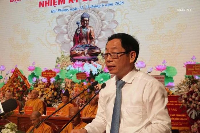 Ông Vũ Tiến Phụng phát biểu 
