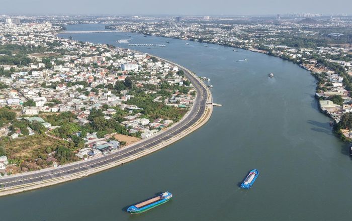 Sông Đồng Nai qua địa phận TP Đồng Nai dài 200km.