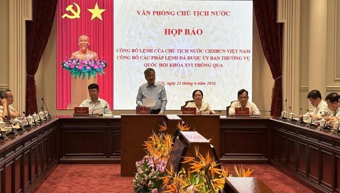 Ông Cấn Đình Tài - Phó Chủ nhiệm Văn phòng Chủ tịch nước phát biểu tại cuộc họp báo. Ảnh: Thanh Thủy
