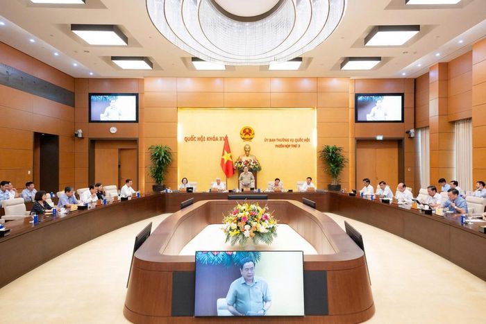 Toàn cảnh phiên họp chiều 23/6.