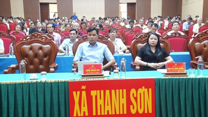 Bà Đào Thị Hồng Dung – Phó Bí thư Thường trực Đảng ủy xã Thanh Sơn, tỉnh Phú Thọ (bên phải hàng ghế trên cùng)