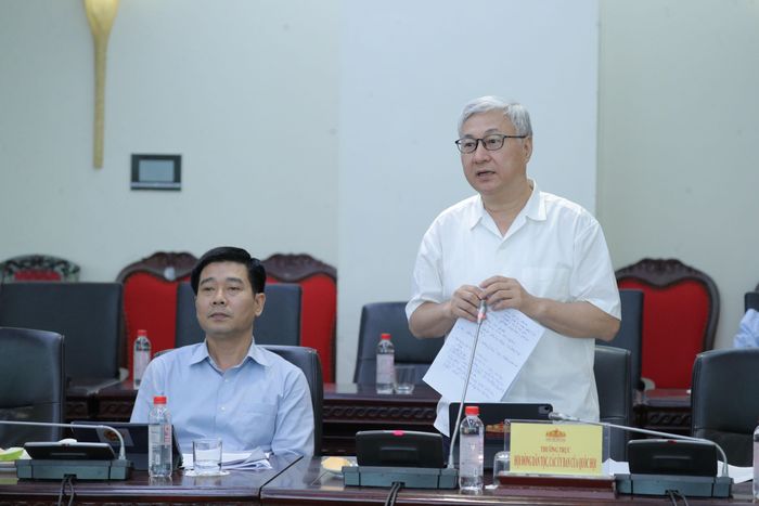 Phó Chủ nhiệm Ủy ban Công tác đại biểu Trần Văn Lâm phát biểu