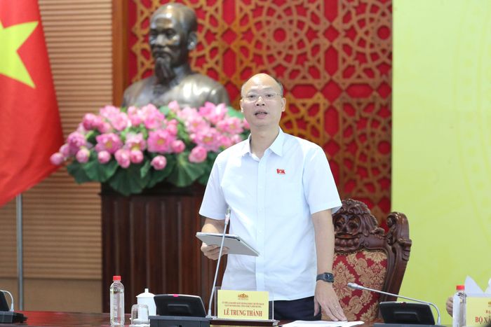 ĐBQH hoạt động chuyên trách tại Ủy ban Khoa học, Công nghệ và Môi trường Lê Trung Thành phát biểu