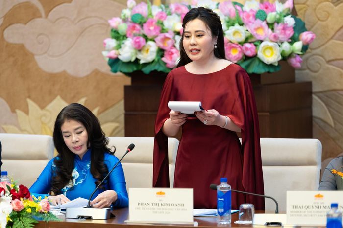 Chủ tịch Miss Multicultural World 2026 Phan Kim Oanh phát biểu. Ảnh: Phạm Thắng