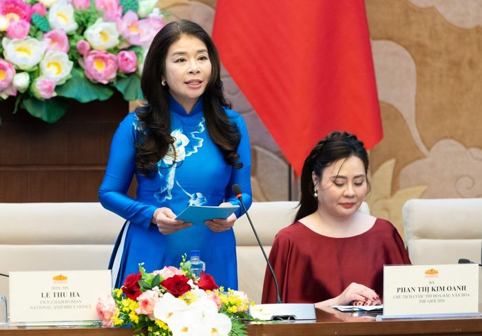 Phó Chủ nhiệm Văn phòng Quốc hội Lê Thu Hà phát biểu. Ảnh: Phạm Thắng