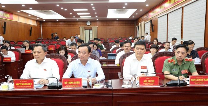 Các đại biểu dự kỳ họp