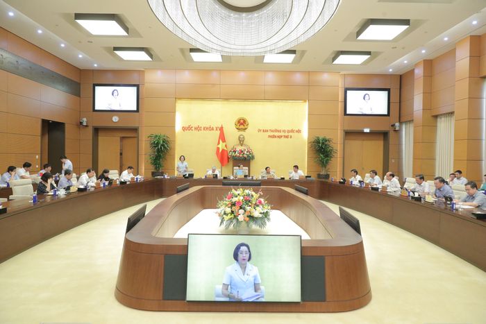 Quang cảnh phiên họp
