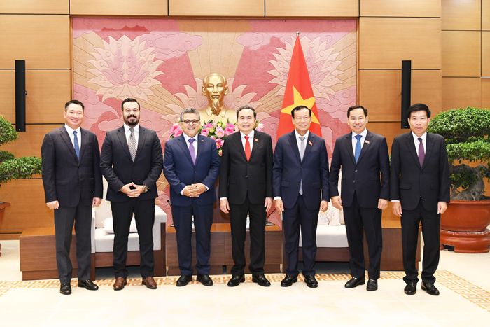 Chủ tịch Quốc hội Trần Thanh Mẫn với các đại biểu tại cuộc tiếp