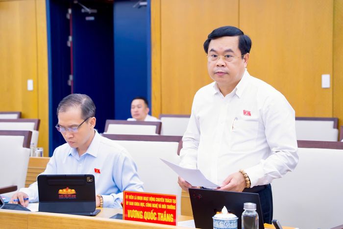 ĐBQH hoạt động chuyên trách tại Ủy ban Khoa học, Công nghệ và Môi trường Vương Quốc Thắng phát biểu
