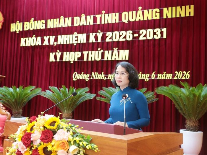 Phó Bí thư Thường trực Tỉnh ủy, Chủ tịch HĐND tỉnh Quảng Ninh Trịnh Thị Minh Thanh phát biểu bế mạc kỳ họp. Ảnh: Q.M.G