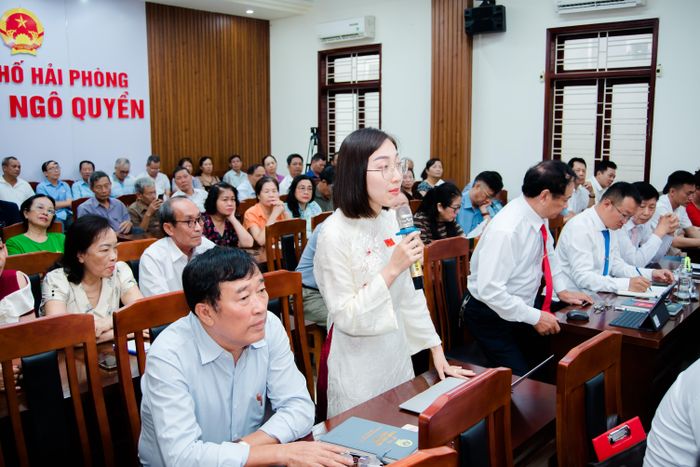 Đại biểu tham gia ý kiến tại kỳ họp