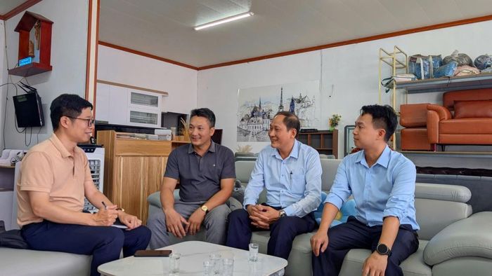 Anh Phạm Văn Trường mở rộng quy mô cửa hàng và xưởng sản xuất nhờ nguồn vốn vay của QTDND Thọ Nghiệp