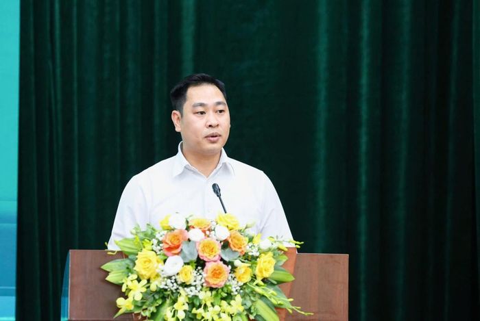 Ông Nguyễn Đức Thành, Ủy viên Ban Chấp hành Tổng Liên đoàn Lao động Việt Nam, Phó Tổng Biên tập Thường trực Báo Lao Động phát biểu đề dẫn Hội thảo