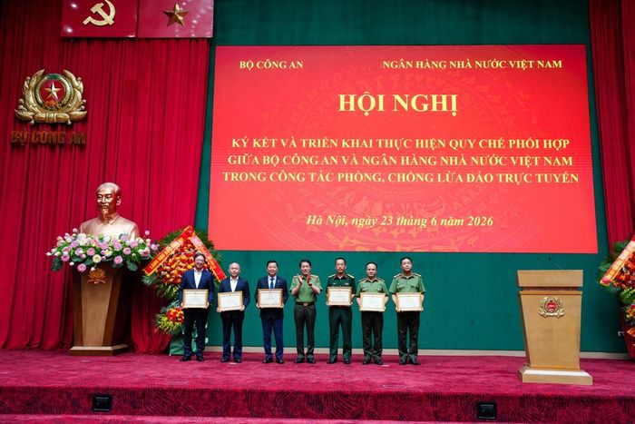 6 tập thể nhận bằng khen của Bộ trưởng Bộ Công an
