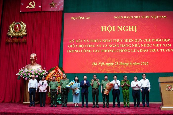 Ra mắt Tổ công tác phòng, chống lừa đảo trực tuyến gồm đại diện các đơn vị chức năng của Bộ Công an, NHNN, công an các tỉnh thành phố, TCTD, trung gian thanh toán