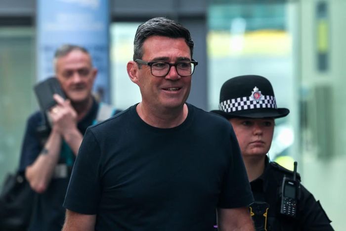 Chính trị gia Andy Burnham. Ảnh:Reuters