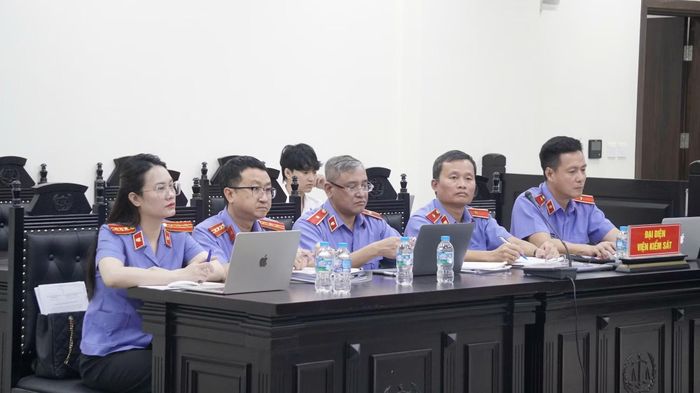 Đại diện Viện kiểm sát thực hành quyền công tố tại phiên tòa.