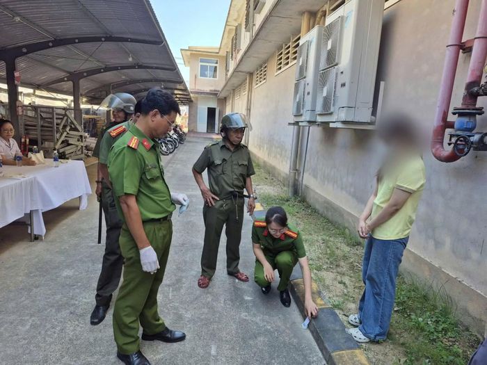 Công an phường Hương An thường xuyên test ma túy tại khu dân cư và cụm công nghiệp.
