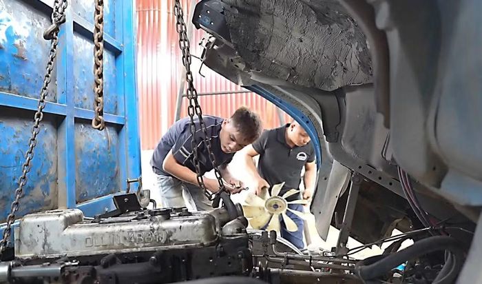 Em Dương Phú Thắng được Công an xã hỗ trợ kết nối học nghề.