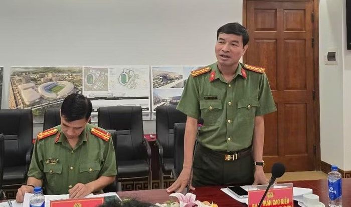 Đại tá Trần Cao Kiều, Phó Cục trưởng Cục Truyền thông CAND, Giám đốc - Tổng biên tập Nhà xuất bản CAND đóng góp nhiều ý kiến thiết thực nhằm triển khai hiệu quả chuỗi chương trình năm 2026.