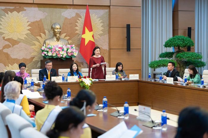 Lãnh đạo Văn phòng Quốc hội cùng đại diện một số cơ quan của Quốc hội gặp mặt đoàn thí sinh Hoa hậu Văn hóa Thế giới 2026.
