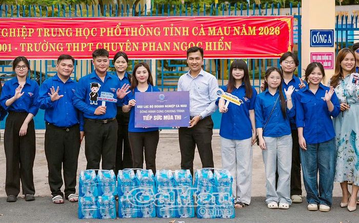 CLB DN Cà Mau tham gia tiếp sức mùa thi tốt nghiệp THPT năm 2026.