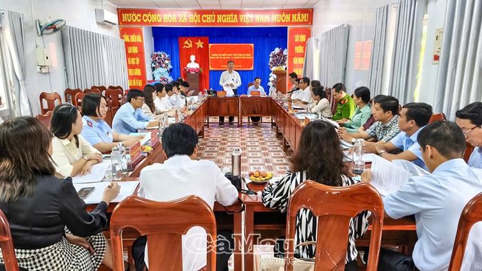Buổi làm việc của Đoàn khảo sát Đoàn ĐBQH tỉnh với Đảng ủy, UBND phường Vĩnh Trạch.