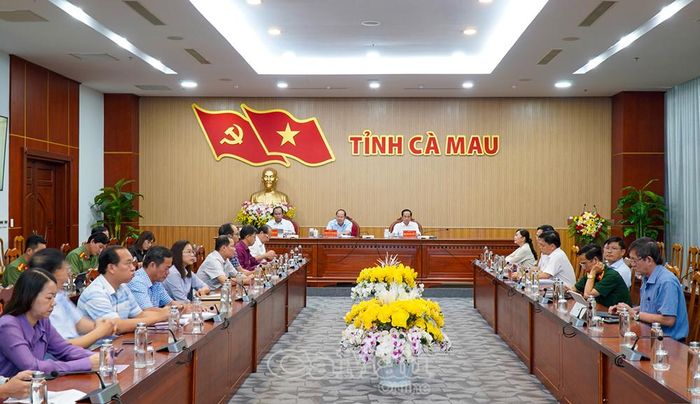  Đại biểu tham dự phiên họp tại điểm cầu tỉnh Cà Mau.