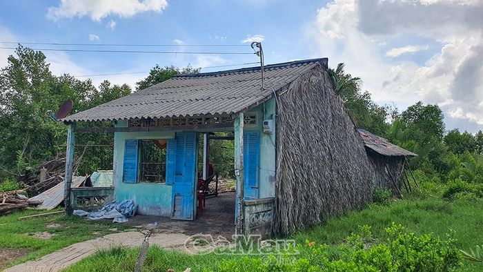 Căn nhà cũ xuống cấp của một hộ dân trước khi được hỗ trợ xây dựng nhà mới.