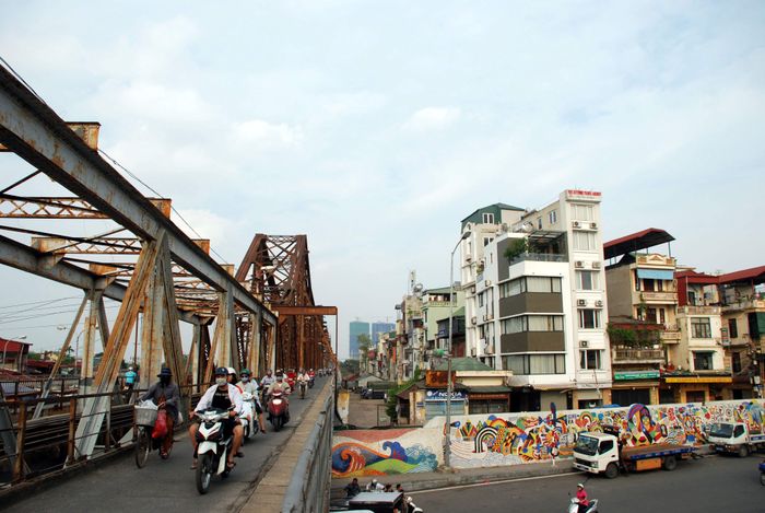 Cần nghiên cứu, dự báo nhu cầu vận tải, mô hình hóa giao thông và đánh giá tác động giao thông theo nhiều kịch bản khác nhau trước khi tính chuyện di dời đoạn đường sắt hiện hữu ga Hà Nội đến Ngọc Hồi. Ảnh: N.Lộc